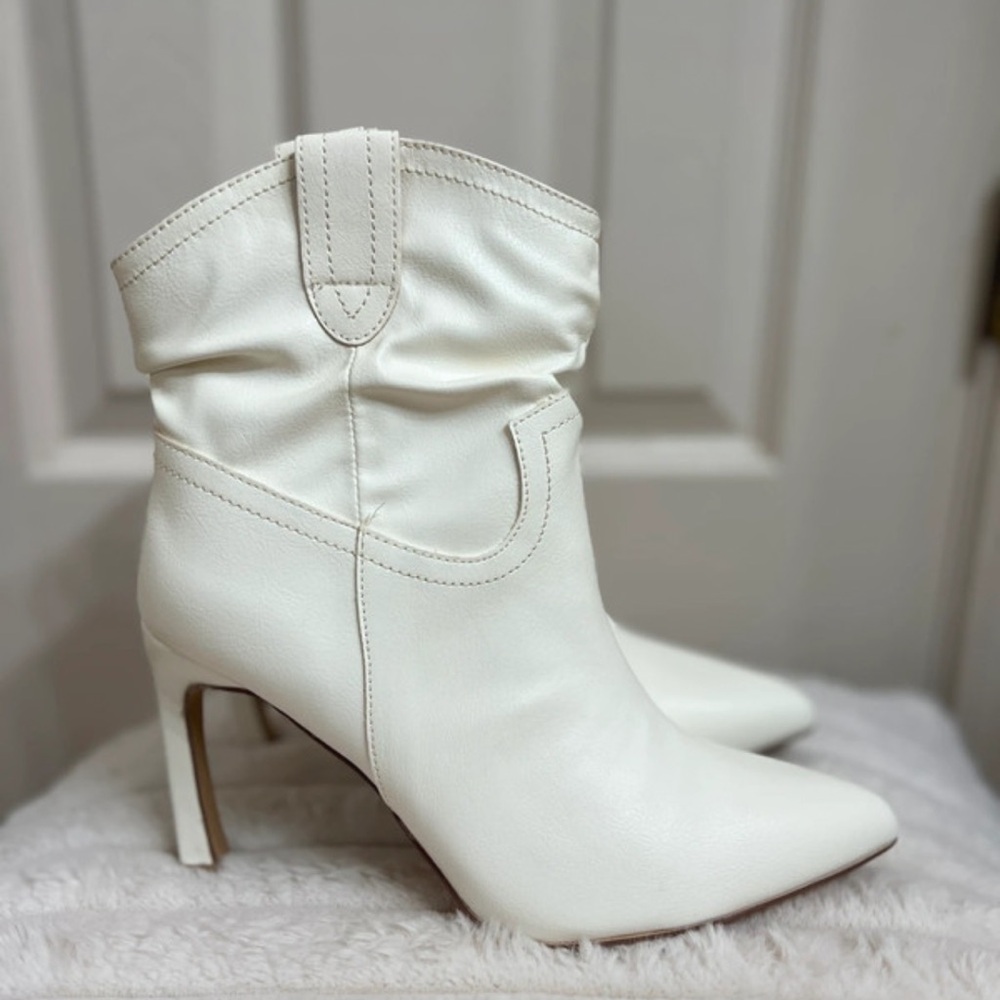 Oasis Society Pointed Toe Western Heeled Booties size 7.5
